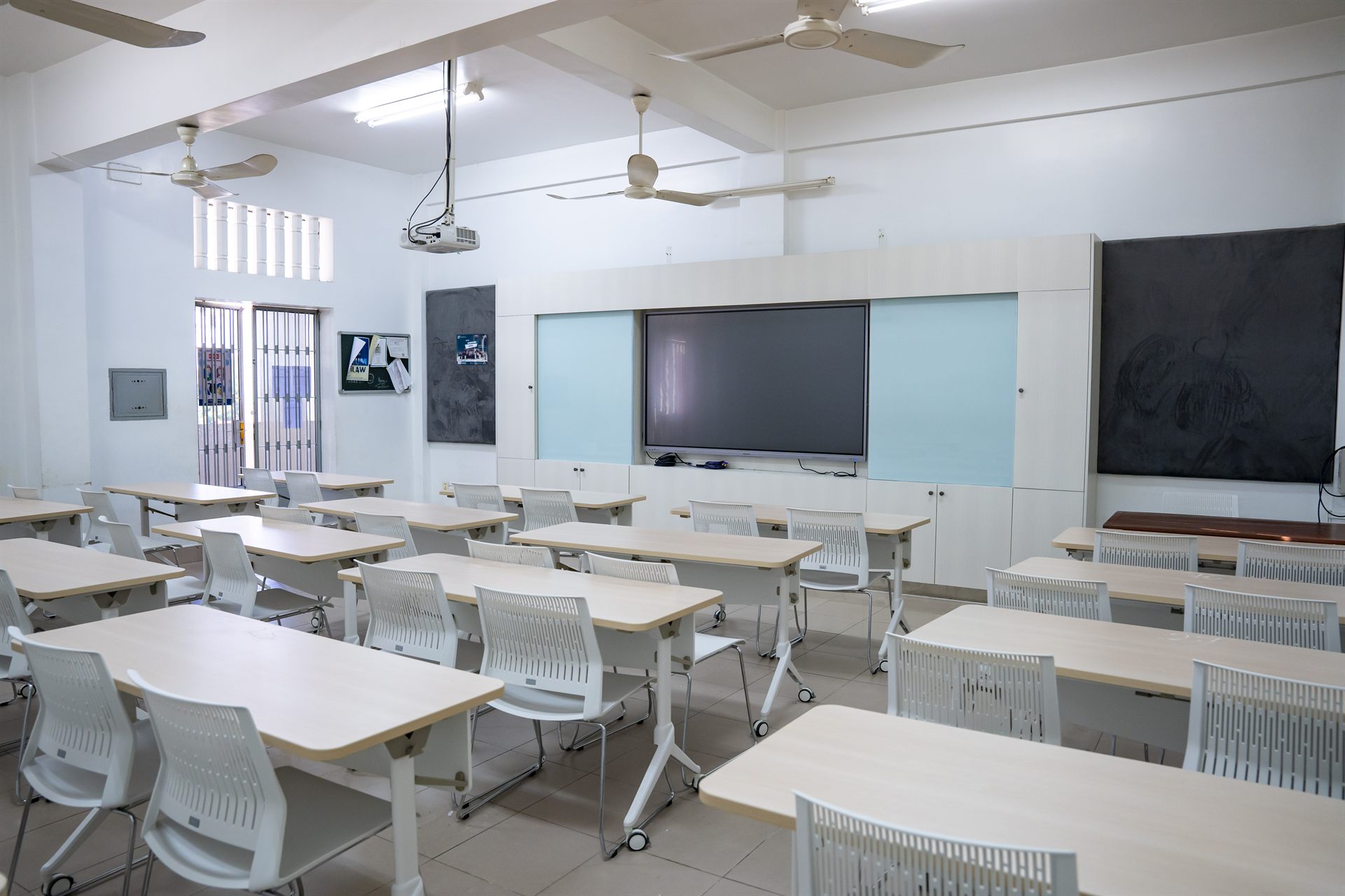 Tech-equipped rooms, capped at 37 students